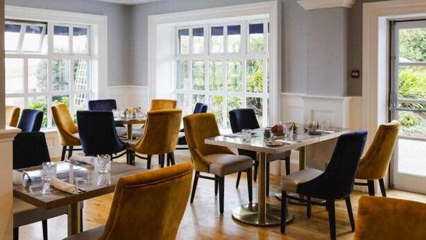 Lunch and dinner served - Gray's at Bushmills (Bushmills)