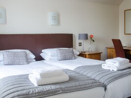 Twin Room, Ensuite | 1 bedroom, WiFi