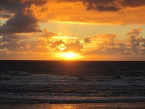 Beach - Las Palmas Hotel by the Sea (Blackpool)