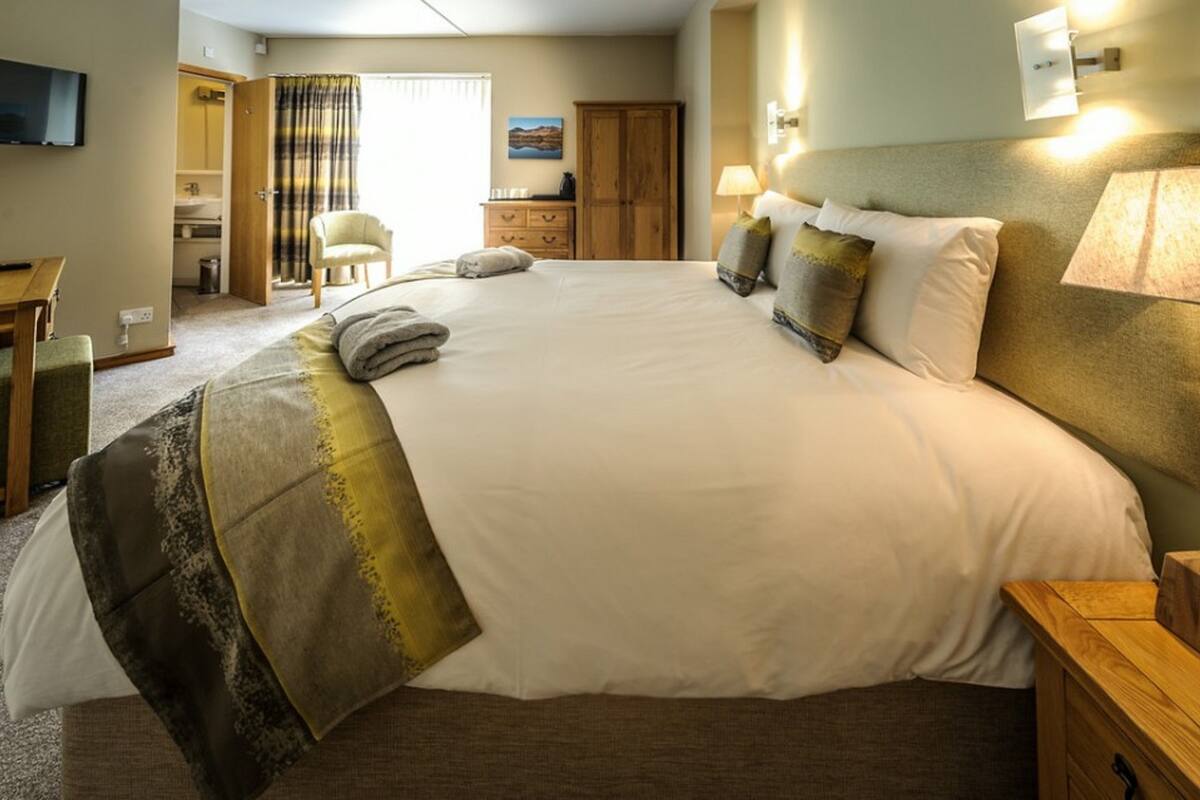 Habitación doble, 1 cama King size | Cunas y wifi gratis