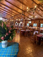 Se sirven desayunos, almuerzos y cenas