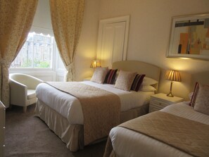 スタンダード ダブルルーム | WiFi (無料)、ベッドシーツ