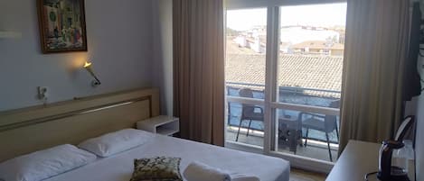Select Comfort beds, iron/ironing board, free WiFi, bed sheets