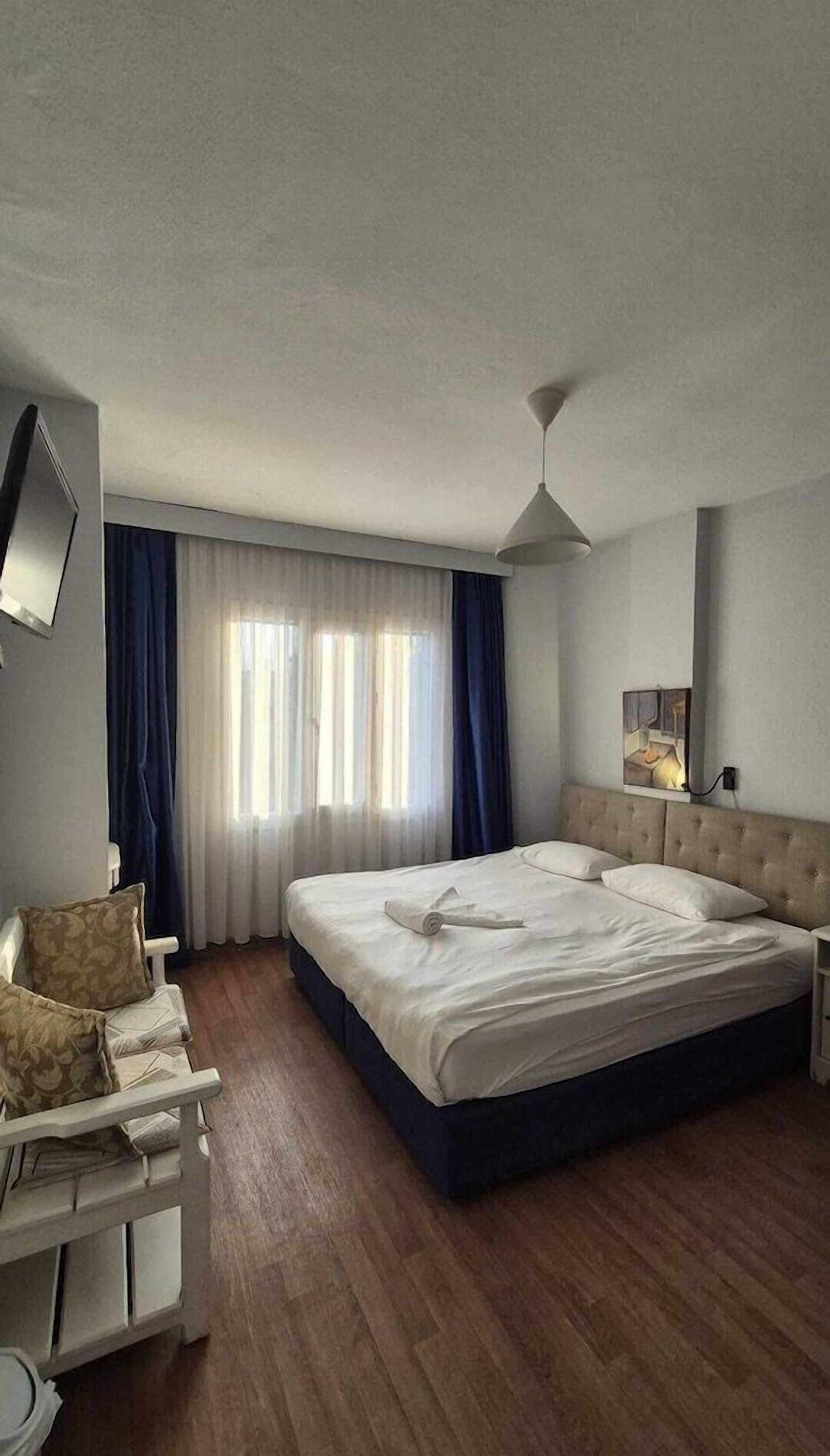 Select Comfort beds, iron/ironing board, free WiFi, bed sheets