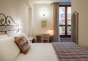 10 bedrooms, premium bedding, down duvets, memory-foam beds - Hotel Il Tiglio (Castel di Sangro)