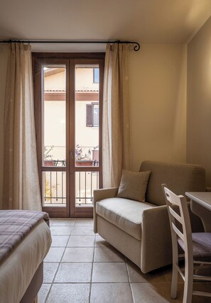 10 bedrooms, premium bedding, down duvets, memory-foam beds - Hotel Il Tiglio (Castel di Sangro)