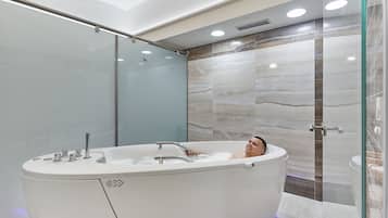 Sauna, body treatments, hydrotherapy, aromatherapy, 2 treatment rooms