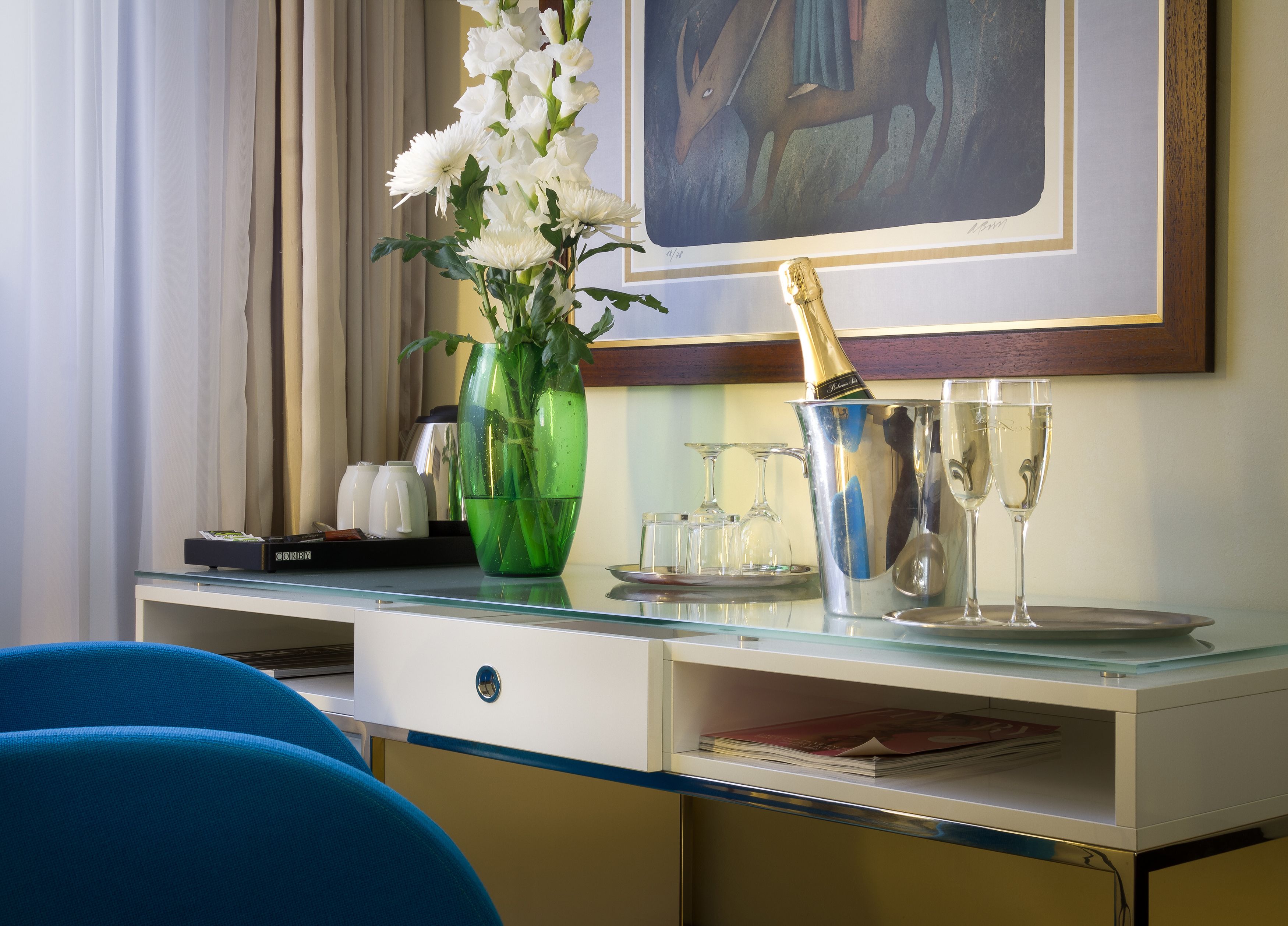 single room | premium bedding, select comfort beds, minibar, in-room safe