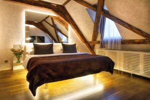 Superior tweepersoonskamer | Luxe beddengoed, Select Comfort-bedden, een minibar