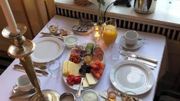 Tägliches Frühstücksbuffet (138 DKK pro Person)