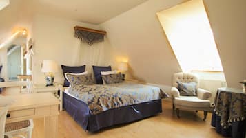 Kamar Keluarga | Seprai antialergi, minibar, brankas, dan didekorasi berbeda-beda