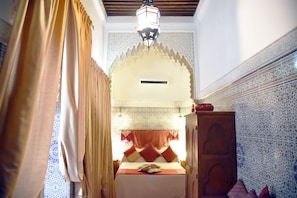Select Comfort beds, in-room safe, desk, iron/ironing board - Dar Zouhour (Rabat)