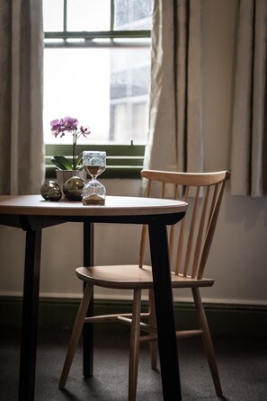 Ropa de cama de alta calidad, wifi gratis y ropa de cama