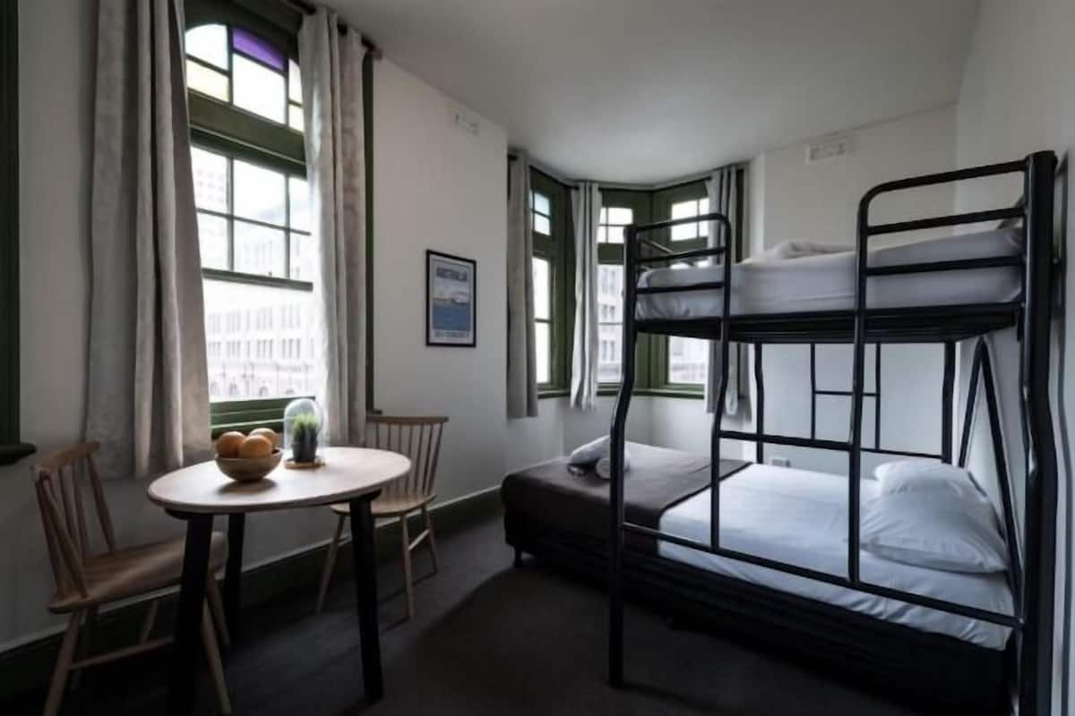 Ropa de cama de alta calidad, wifi gratis y ropa de cama