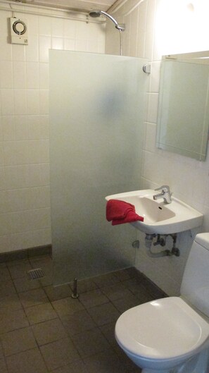 Camera familiare, 2 camere da letto, bagno condiviso | Bagno