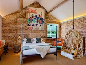 Executive Suite, Ensuite | Egyptian cotton sheets, individually decorated, individually furnished - The Cartford Inn (Preston)
