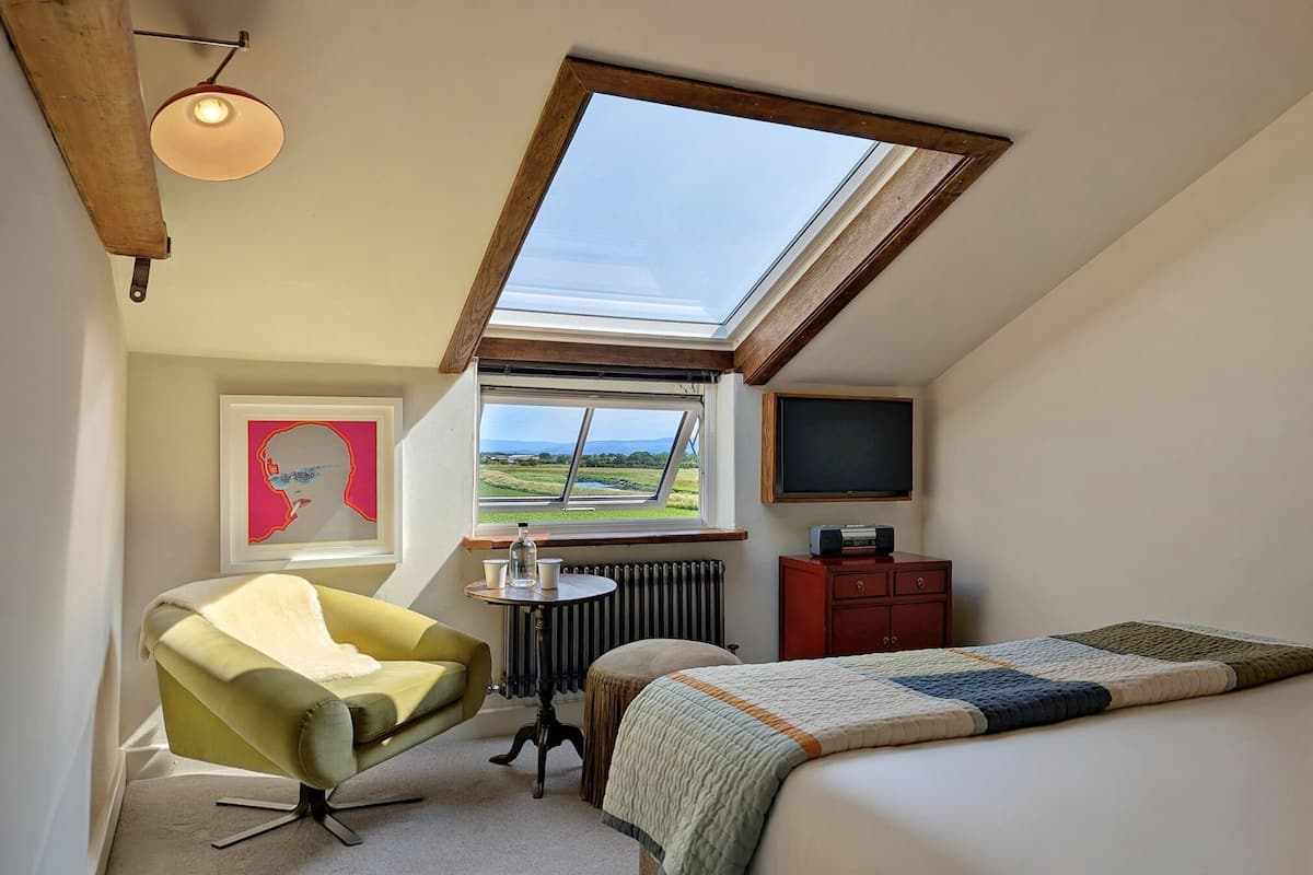 Standaard tweepersoonskamer, en-suite badkamer, uitzicht op rivier | 1 slaapkamer, lakens van Egyptisch katoen, individueel gedecoreerd