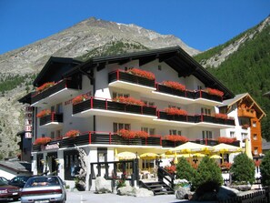 Exterior - Hotel Restaurant Mattmarkblick (Saas Almagell)