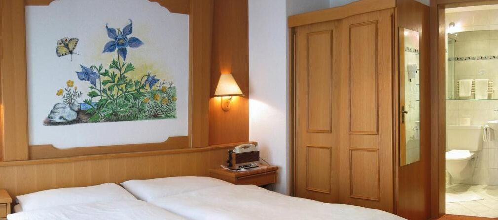 standard double room, balcony, mountain view | hypo-allergenic bedding, in-room safe, blackout curtains, soundproofing