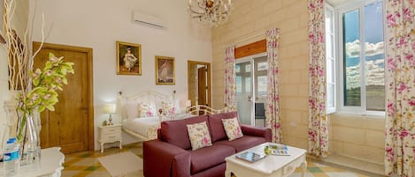 Desk, iron/ironing board, free WiFi, bed sheets