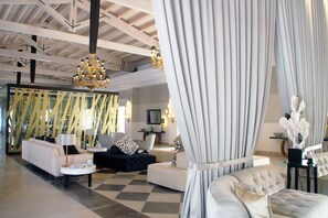 Lobby sitting area - Donnafugata Golf Resort & Spa (Ragusa)