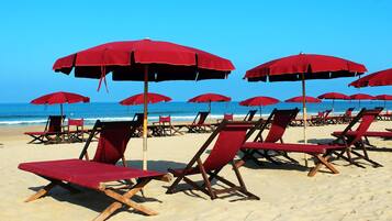 شاطئ خاص قريب، حافلة نقل من وإلى الشاطئ مجانًا، كراسي للتشمس