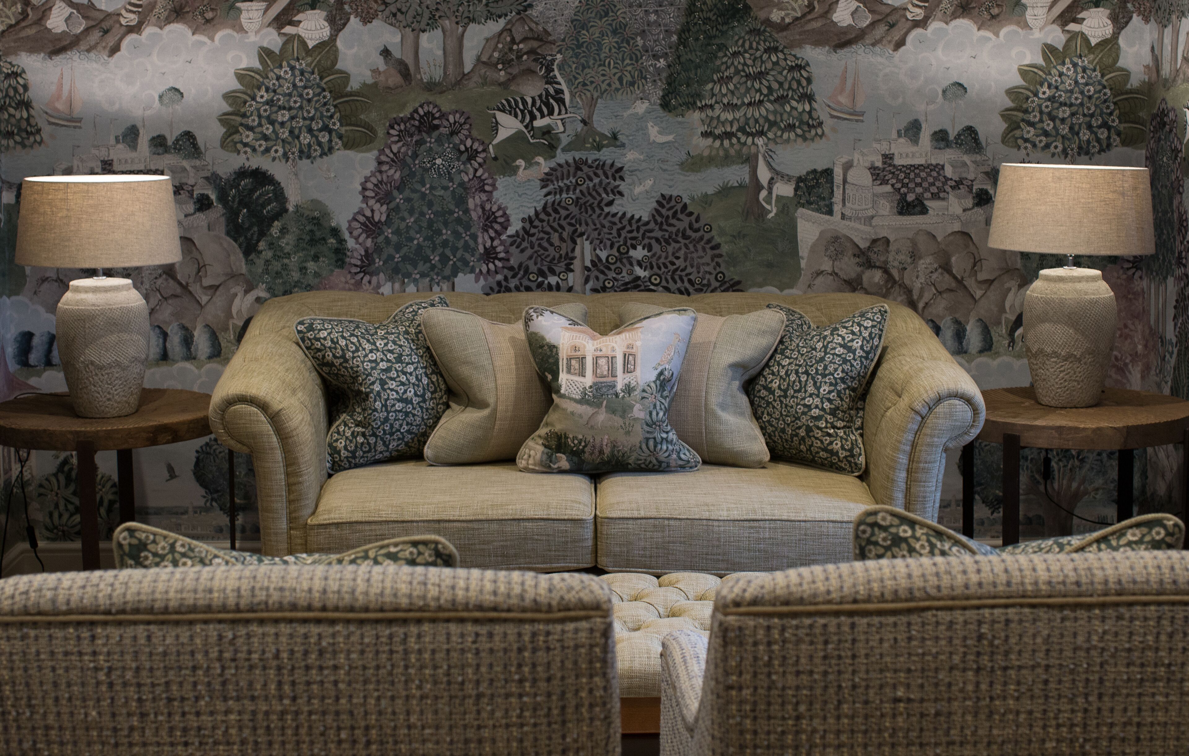 luxury suite | living area | 32-inch led tv with satellite channels, tv