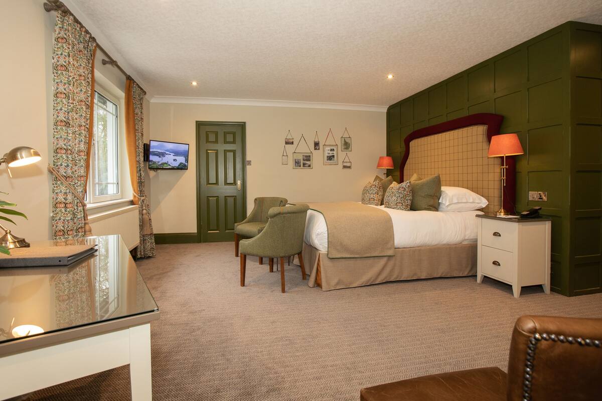 Deluxe Double Room, 1 Bedroom, Ensuite | Egyptian cotton sheets, premium bedding, minibar, in-room safe