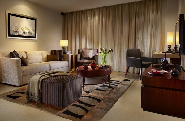 Three bedroom deluxe | 1 bedroom, down comforters, in-room safe, iron/ironing board