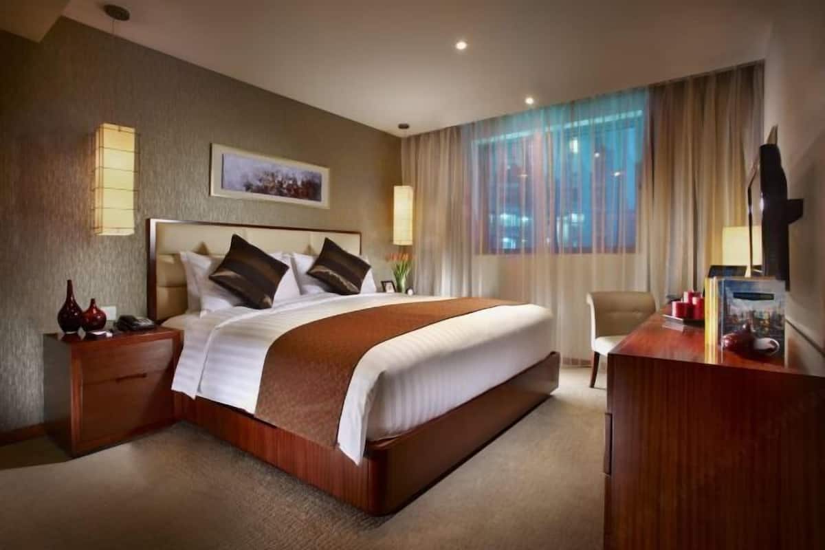 Down duvets, in-room safe, iron/ironing board, free cots/infant beds