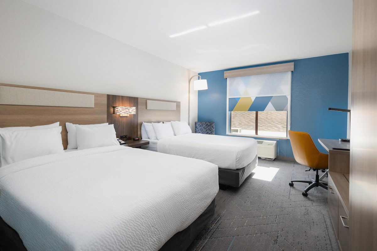 In-room safe, desk, laptop workspace, iron/ironing board