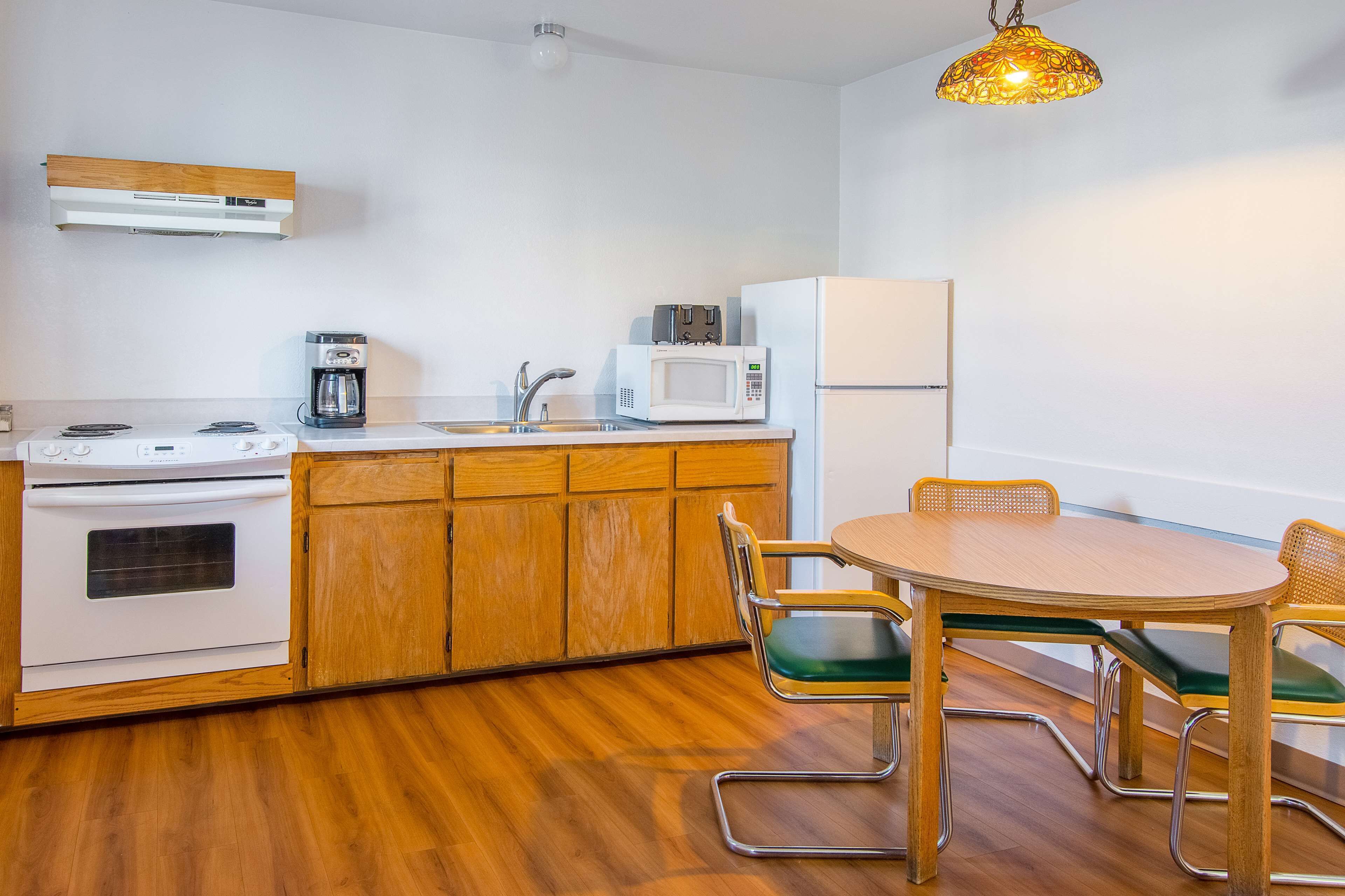Fridge, microwave