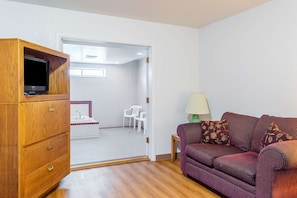 Fer et planche à repasser, Wi-Fi gratuit, draps fournis, réveils