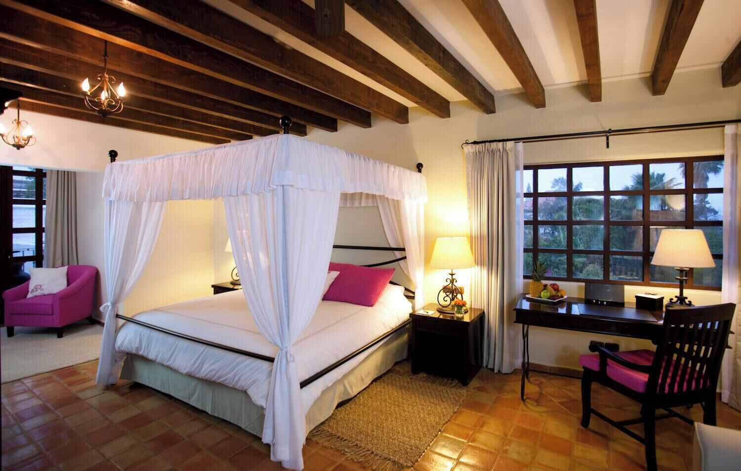 Chambre supérieure, 1 très grand lit | Draps en coton égyptien, literie de qualité, couette en duvet