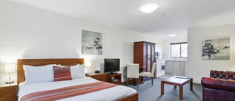 Premium bedding, iron/ironing board, free WiFi, bed sheets