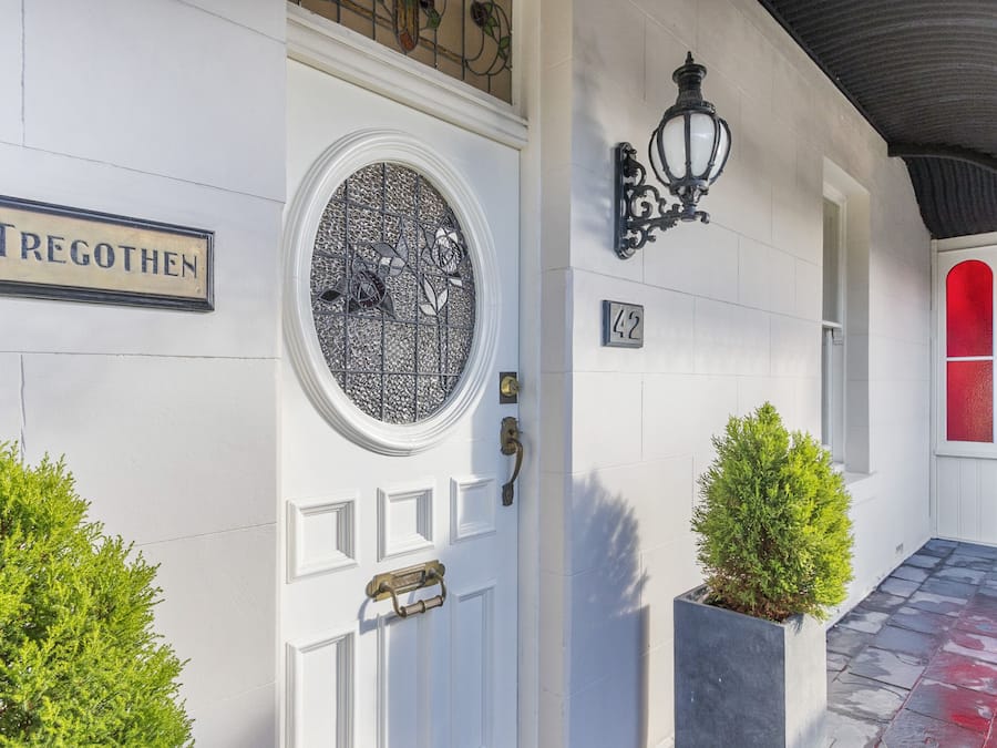 Three Bedroom House (Grosvenor Street) | Premium bedding, iron/ironing board, free WiFi, bed sheets