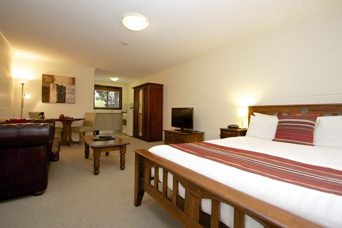 Luxe beddengoed, een strijkplank/strijkijzer, gratis wifi, beddengoed