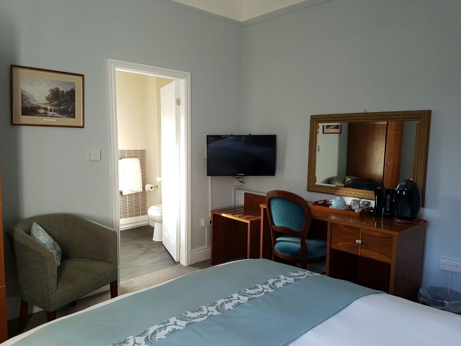 desk, iron/ironing board, free wifi, bed sheets