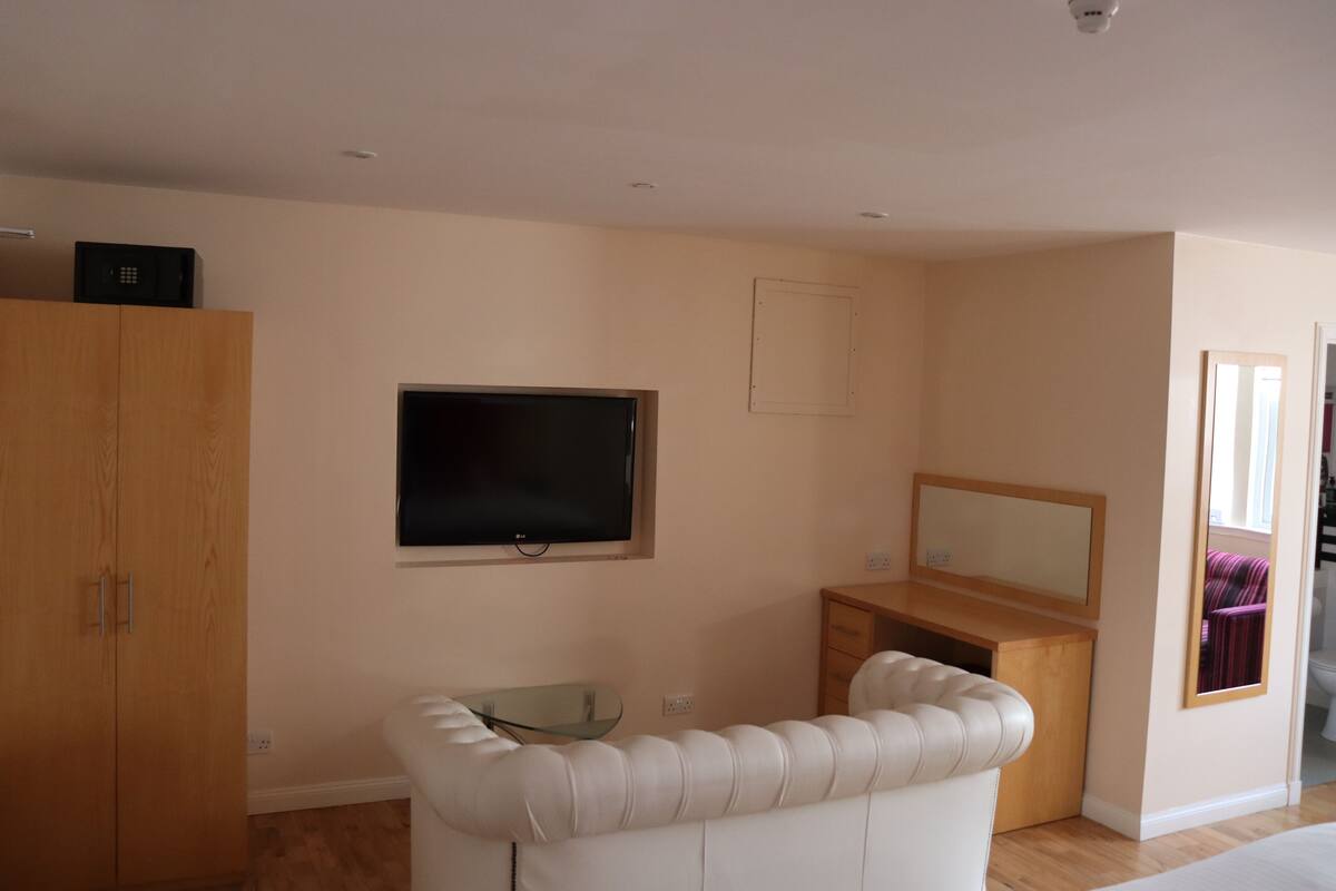 superior double room | premium bedding, individually decorated, individually furnished, desk