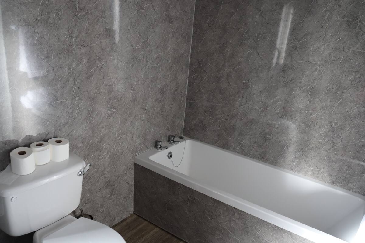 premium room | bathroom | free toiletries, hair dryer, towels, soap