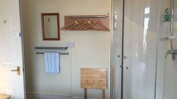 Chambre Double, salle de bains attenante (Semi) | Salle de bain