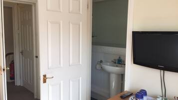 Triple Room, Ensuite (4 People(Adults/Children)) | Bathroom
