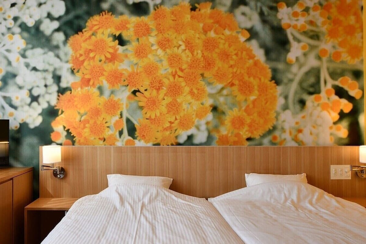 Couette en duvet, bureau, espace de travail pour ordinateurs portables