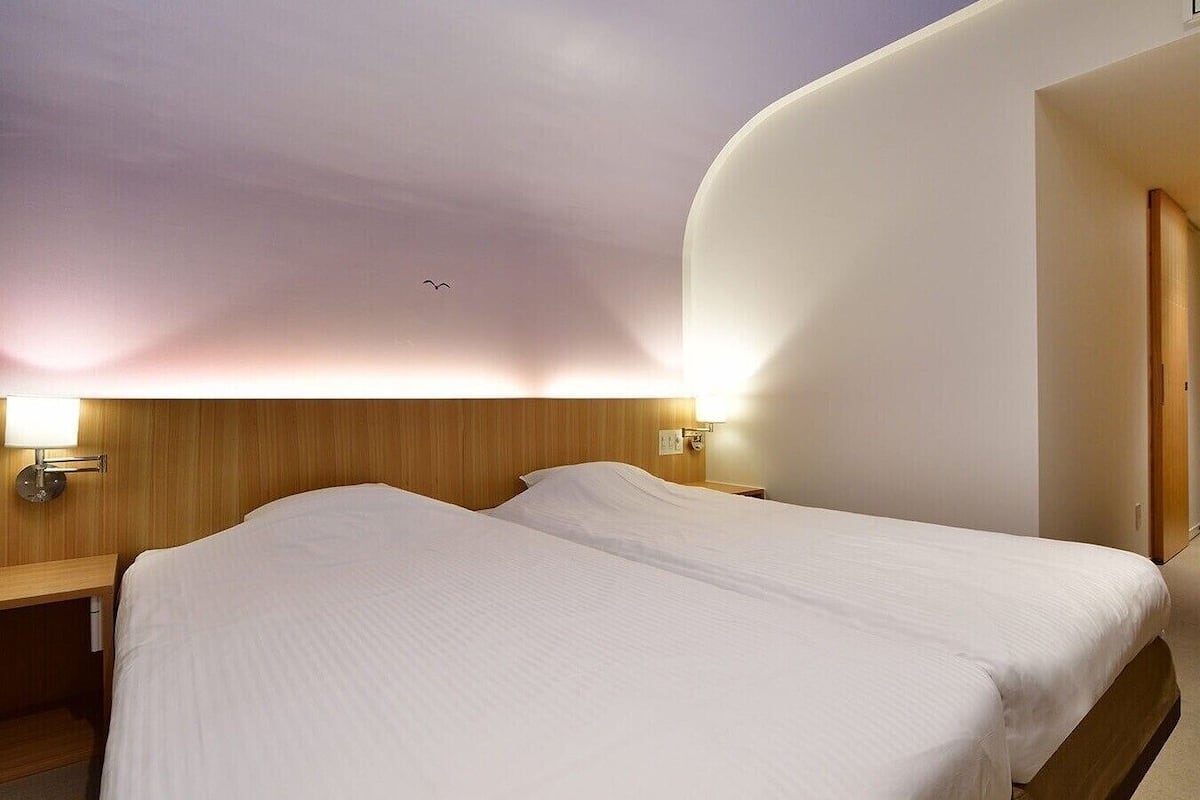 Couette en duvet, bureau, espace de travail pour ordinateurs portables