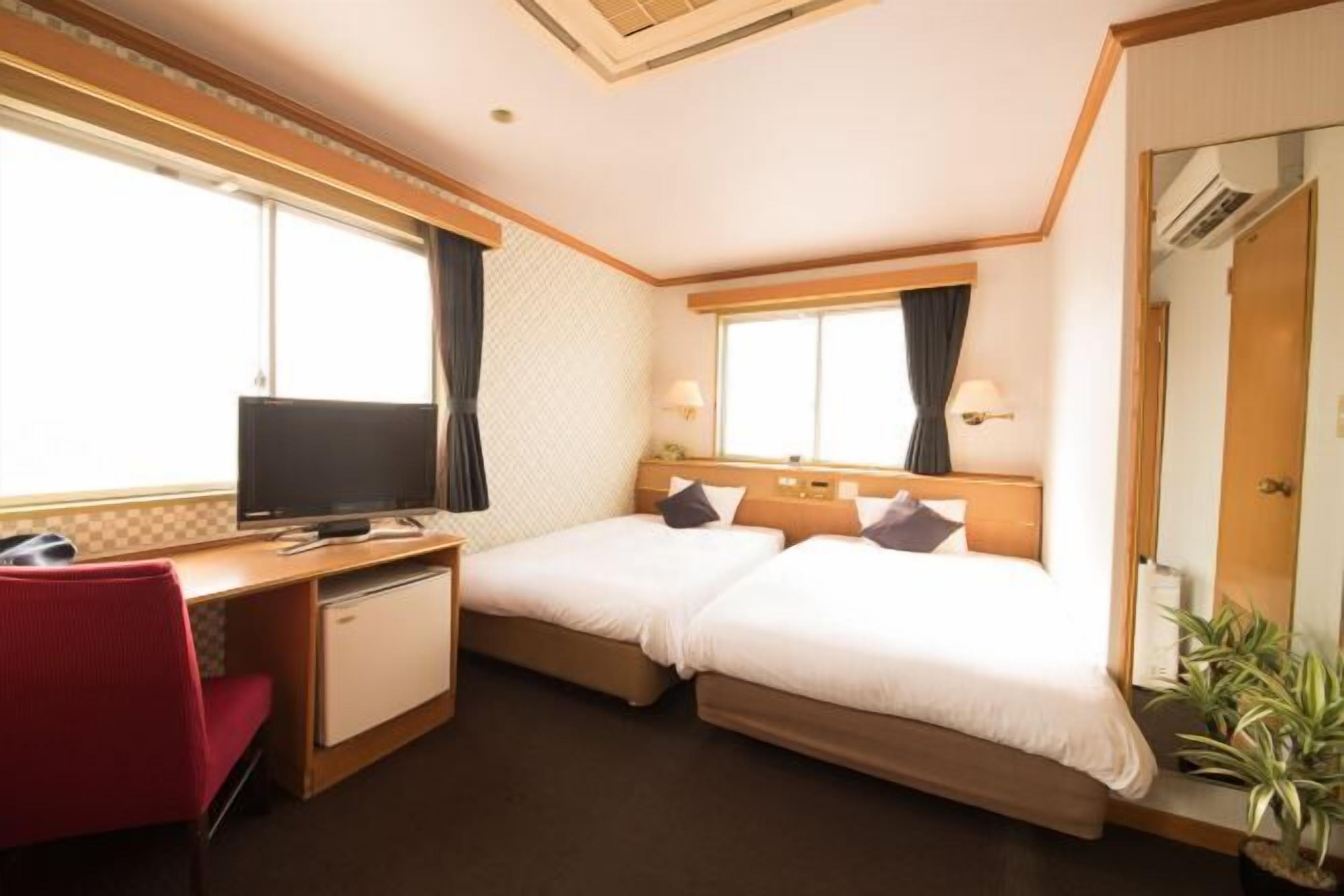 Individually decorated, desk, iron/ironing board, free WiFi