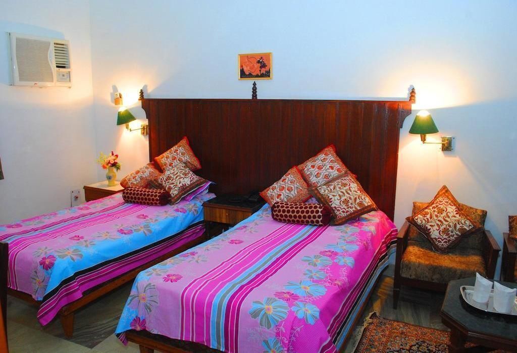 أغطية فراش متميزة وألحفة محشوة بالريش وأسرّة بطبقة علوية مريحة