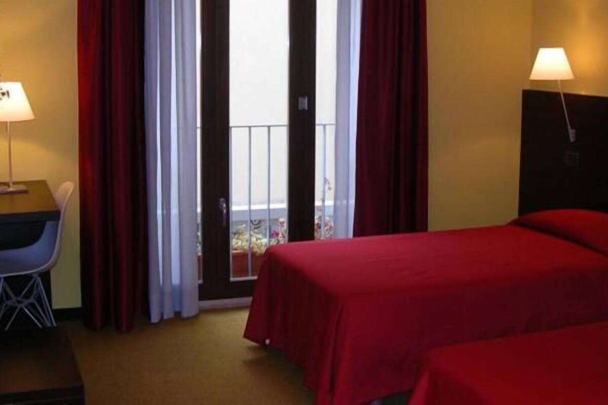 in-room safe, desk, soundproofing, iron/ironing board