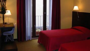 Caja de seguridad en la habitación, escritorio y insonorización