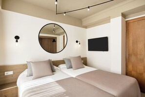 Laptop workspace, blackout curtains, iron/ironing board - tent Capi Playa (Palma de Mallorca)