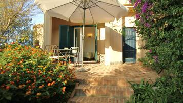 Deluxe Room, Patio, Sea View with private Spa access | Terrace/patio